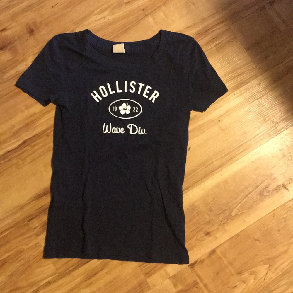 Hollister Logo T-shirt!